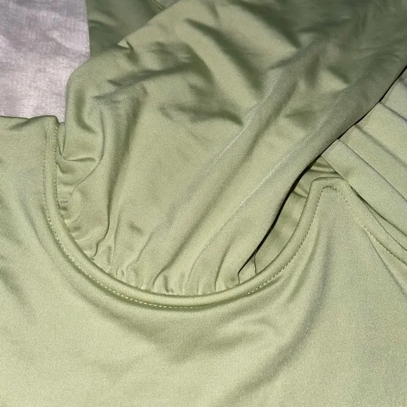 Light Green Cropped Shirt - Picture 4 of 4